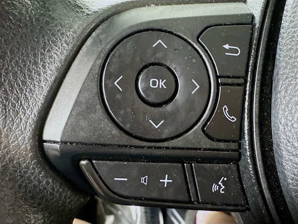 Used 2025 Toyota RAV4 XLE FWD image 22