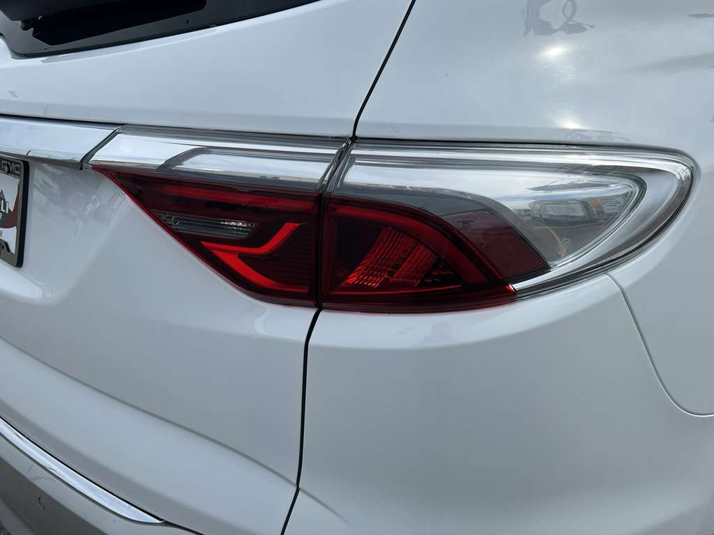 Used 2024 Buick Enclave Essence AWD/4WD image 11