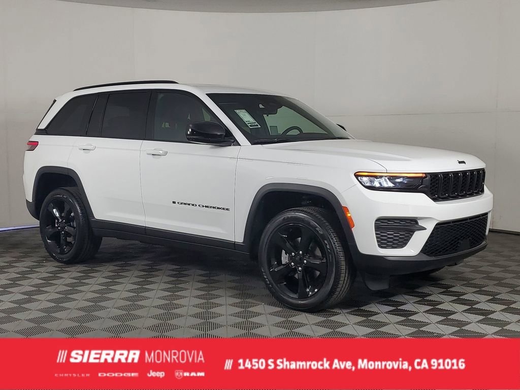 New 2025 Jeep Grand Cherokee Altitude image 1