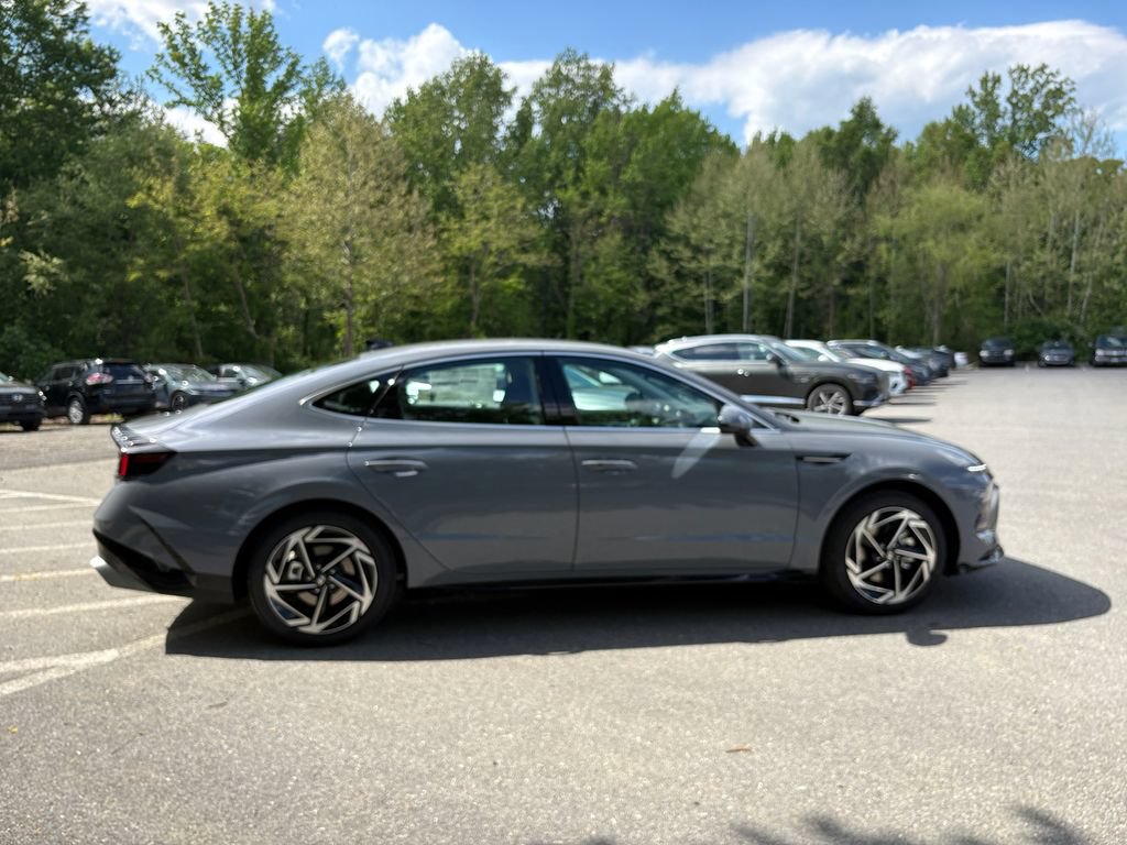 New 2026 Hyundai Sonata SEL FWD image 7