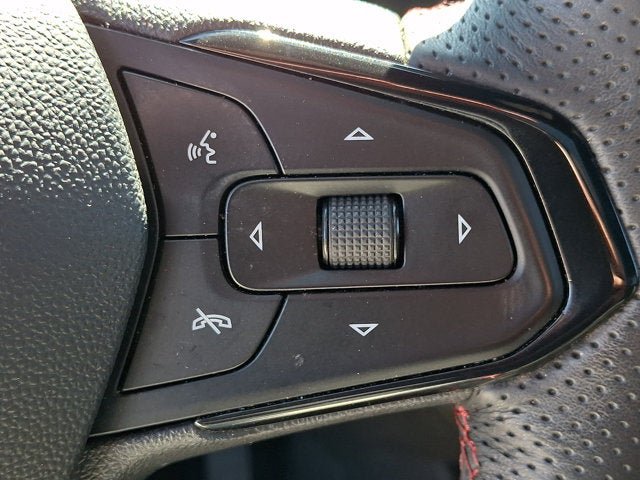 Used 2023 Chevrolet TrailBlazer RS w/ Sun and Liftgate Package FWD image 23