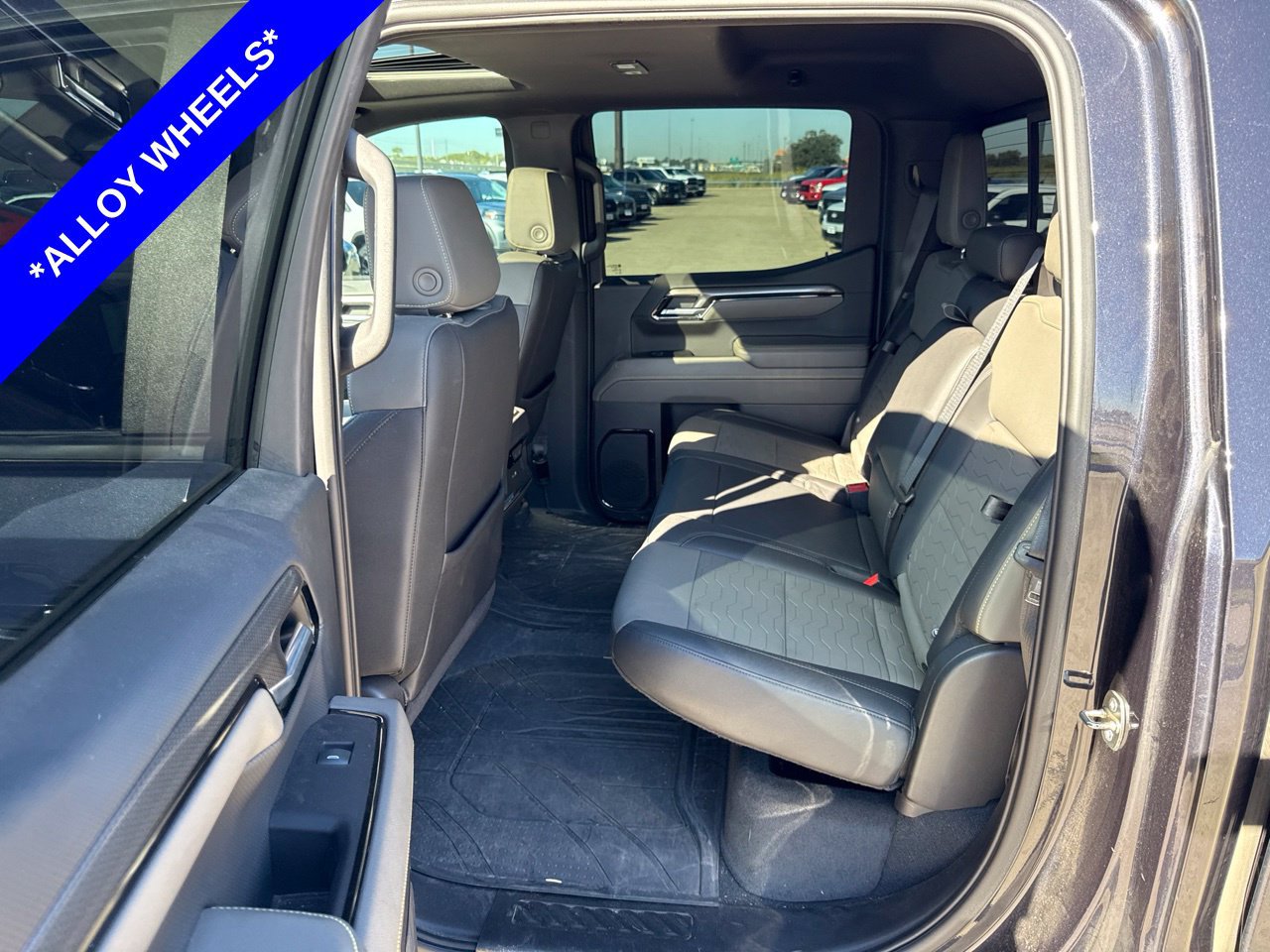 Used 2023 Chevrolet Silverado 1500 ZR2 w/ Technology Package AWD/4WD image 6