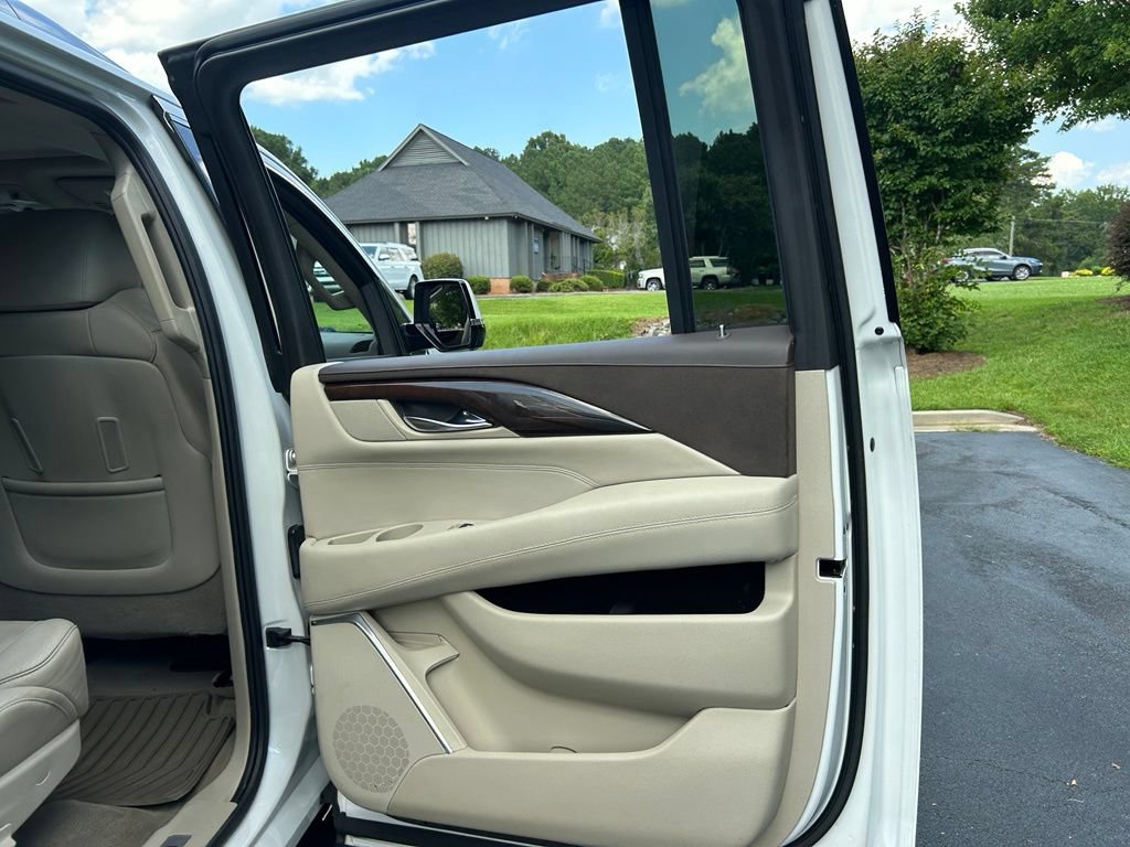 Used 2016 Cadillac Escalade ESV Premium AWD/4WD image 62