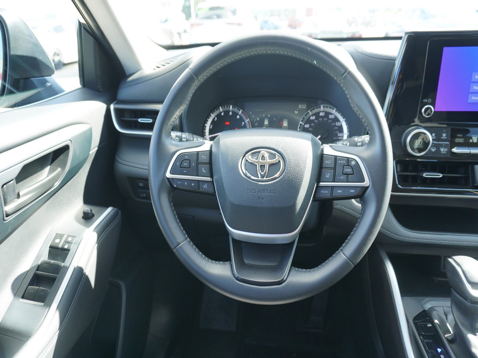 Used 2024 Toyota Highlander LE image 15