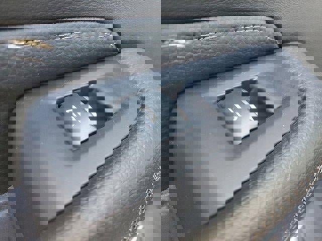 Used 2024 GMC Yukon XL Denali image 12