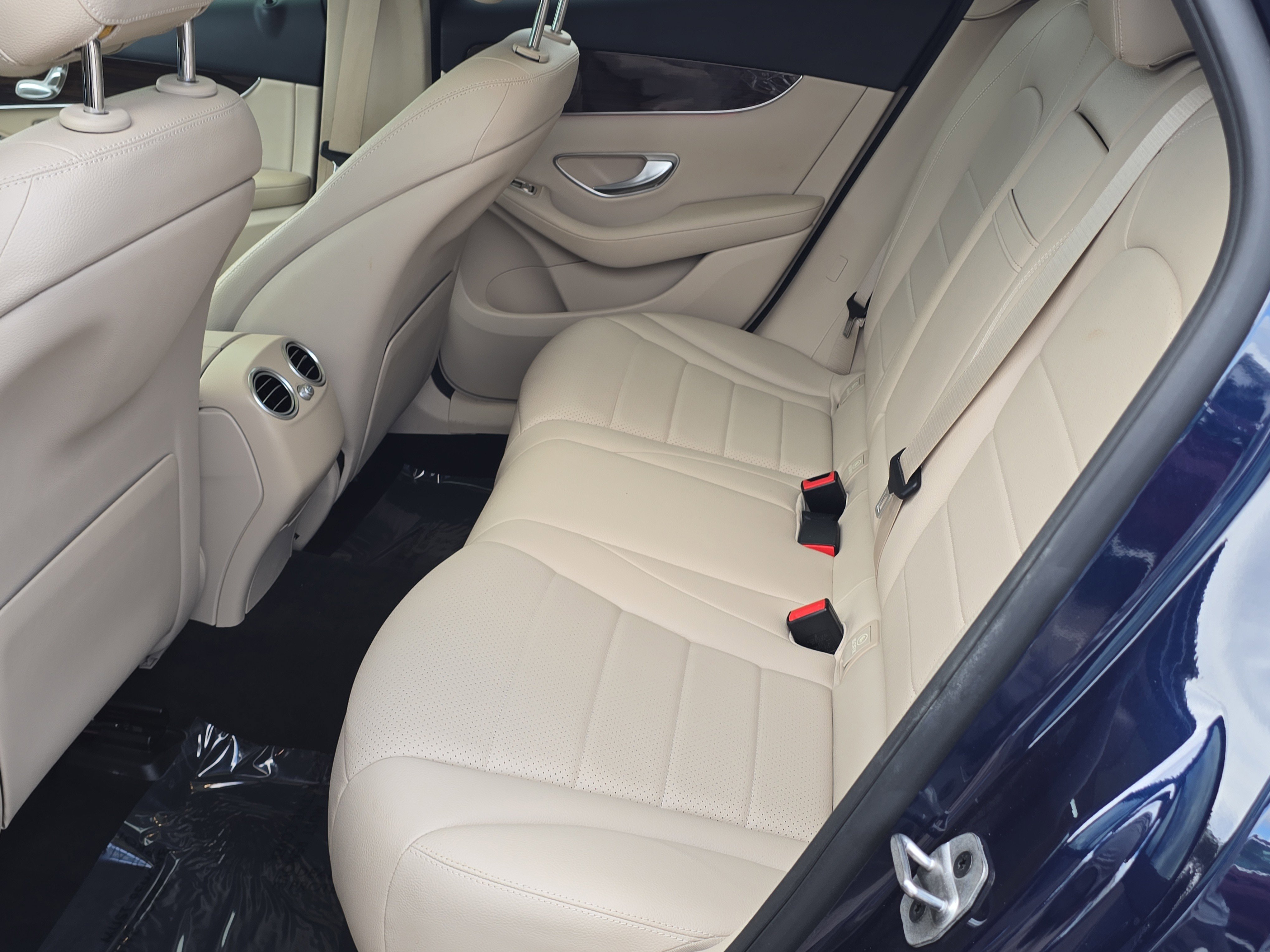 Used 2021 Mercedes-Benz GLC 300 image 16