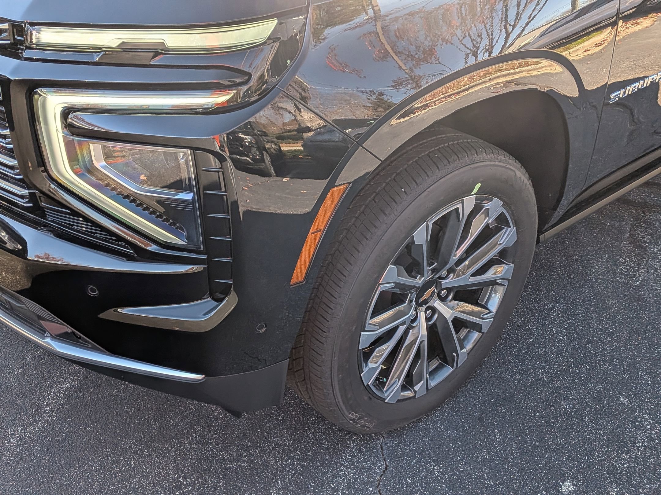 New 2026 Chevrolet Suburban High Country image 10