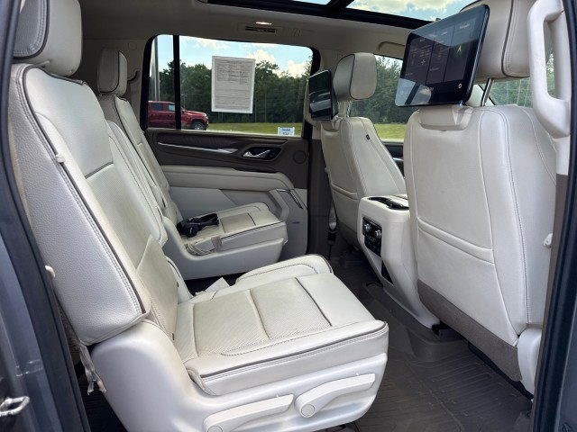 Used 2021 GMC Yukon XL Denali w/ Denali Premium Package image 14