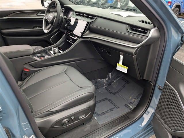 New 2026 Jeep Grand Cherokee Limited Reserve AWD/4WD image 30