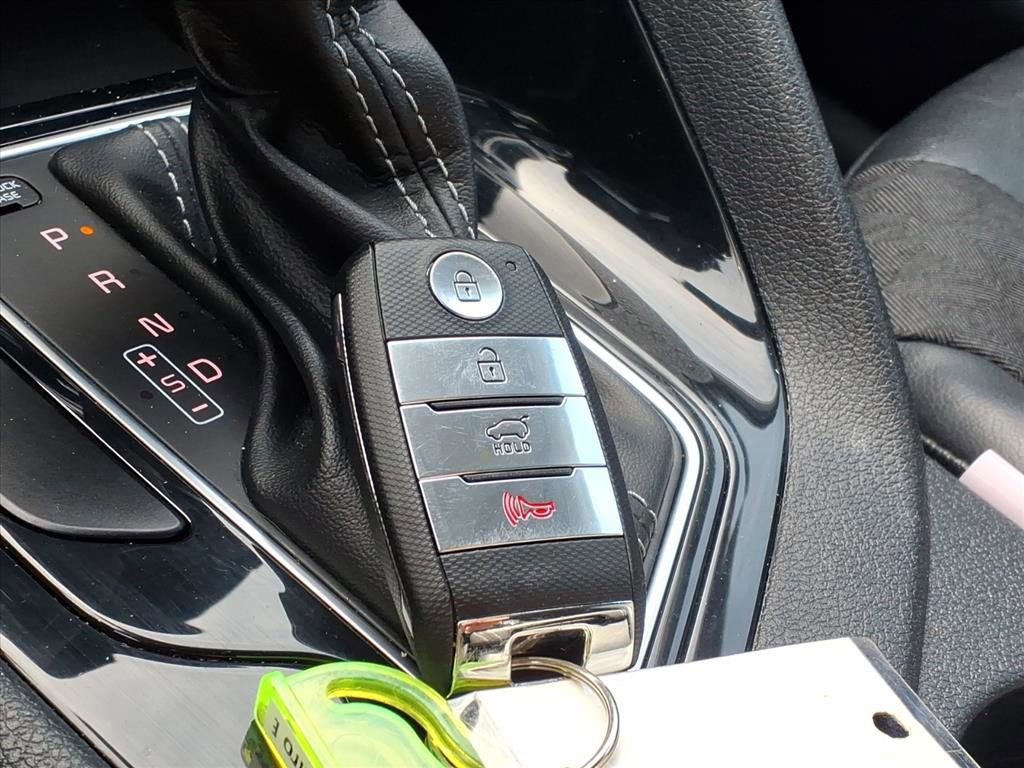 Used 2018 Kia Niro EX image 13