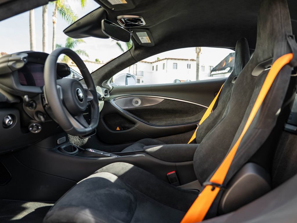 New 2026 McLaren Artura RWD image 9