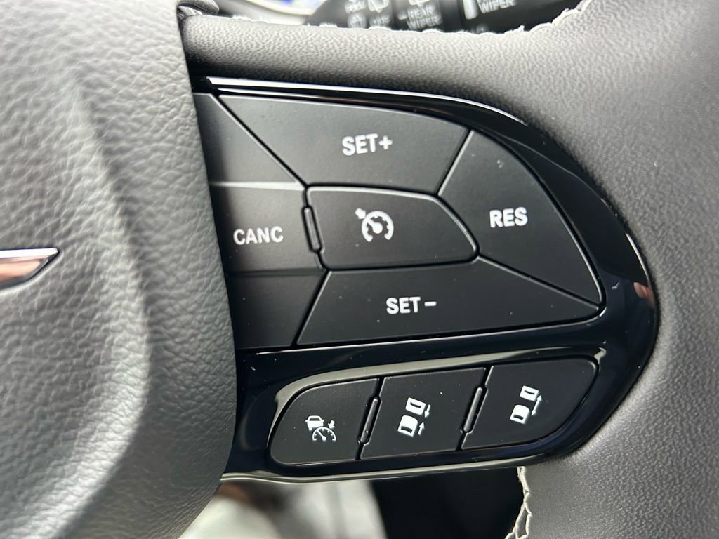New 2026 Chrysler Pacifica Select w/ S Appearance Package image 20