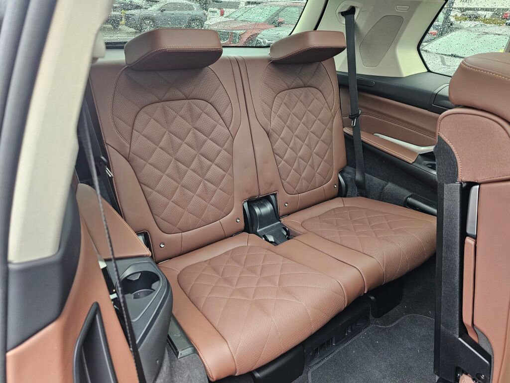 Used 2026 BMW X7 xDrive40i image 28