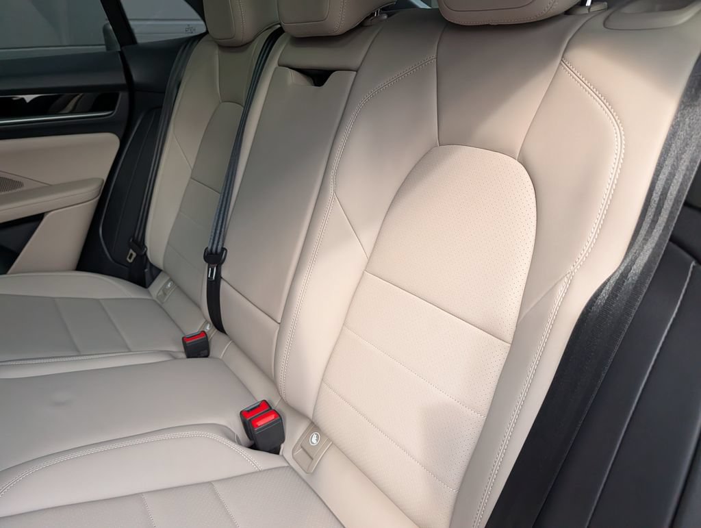 New 2026 Porsche Macan Electric RWD image 29