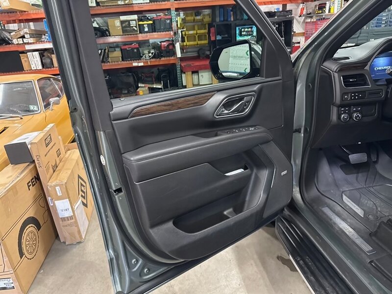 Used 2023 Chevrolet Suburban Premier AWD/4WD image 13