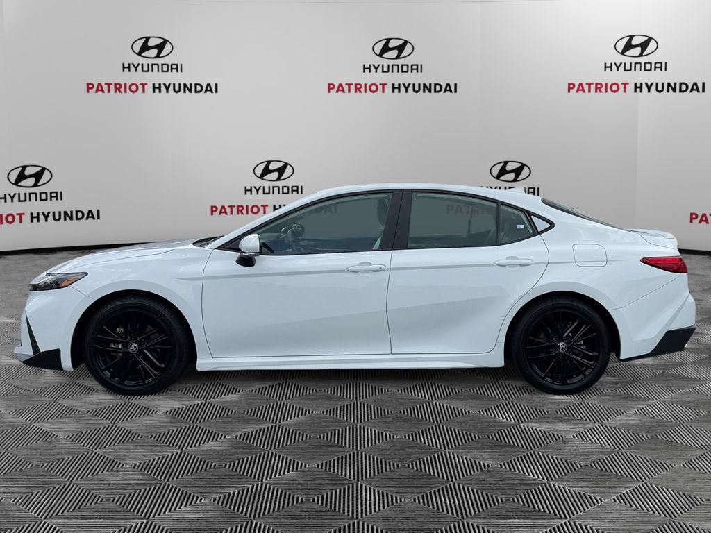 Used 2025 Toyota Camry SE FWD image 6