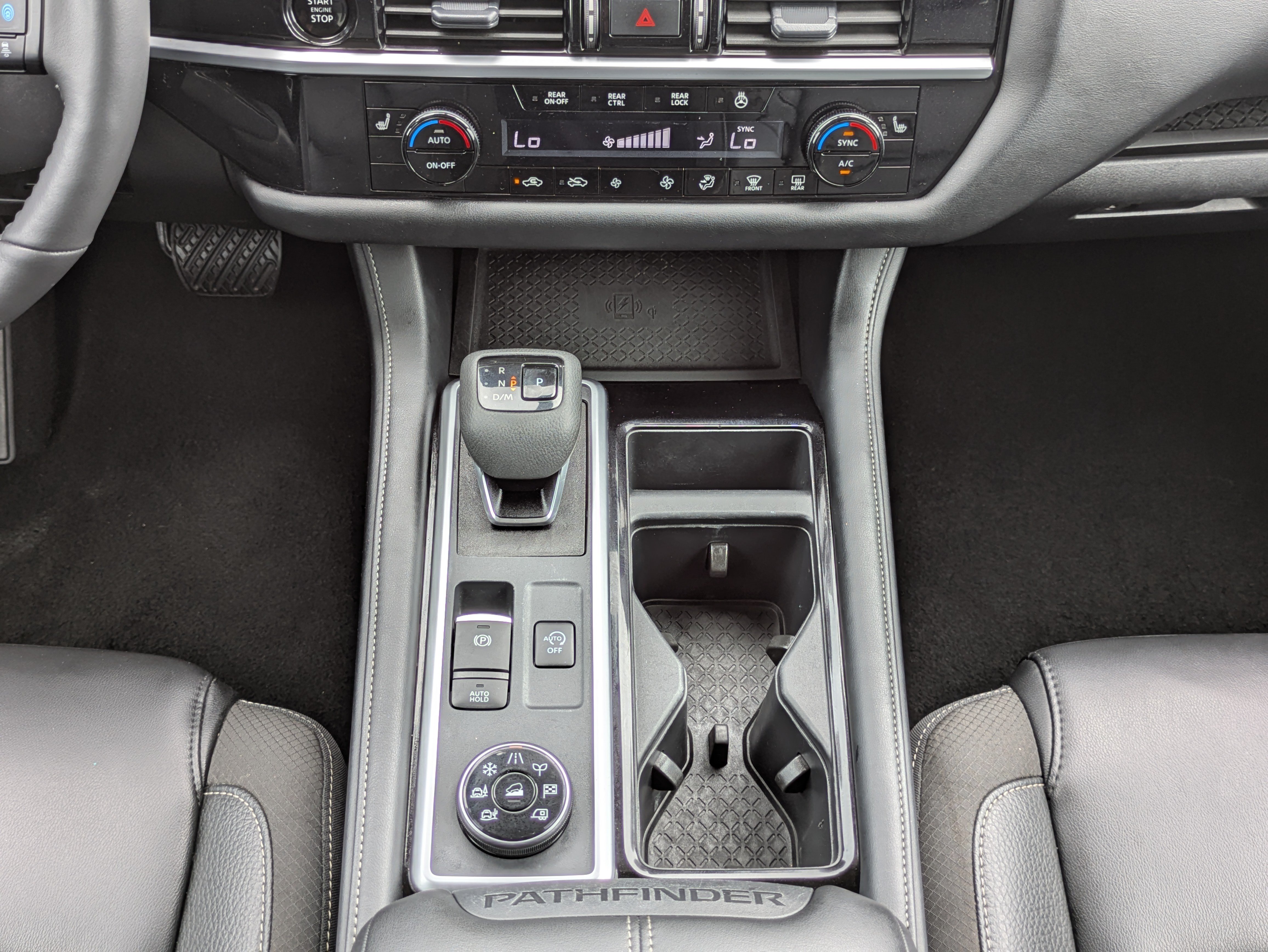 Used 2025 Nissan Pathfinder SL AWD/4WD image 19