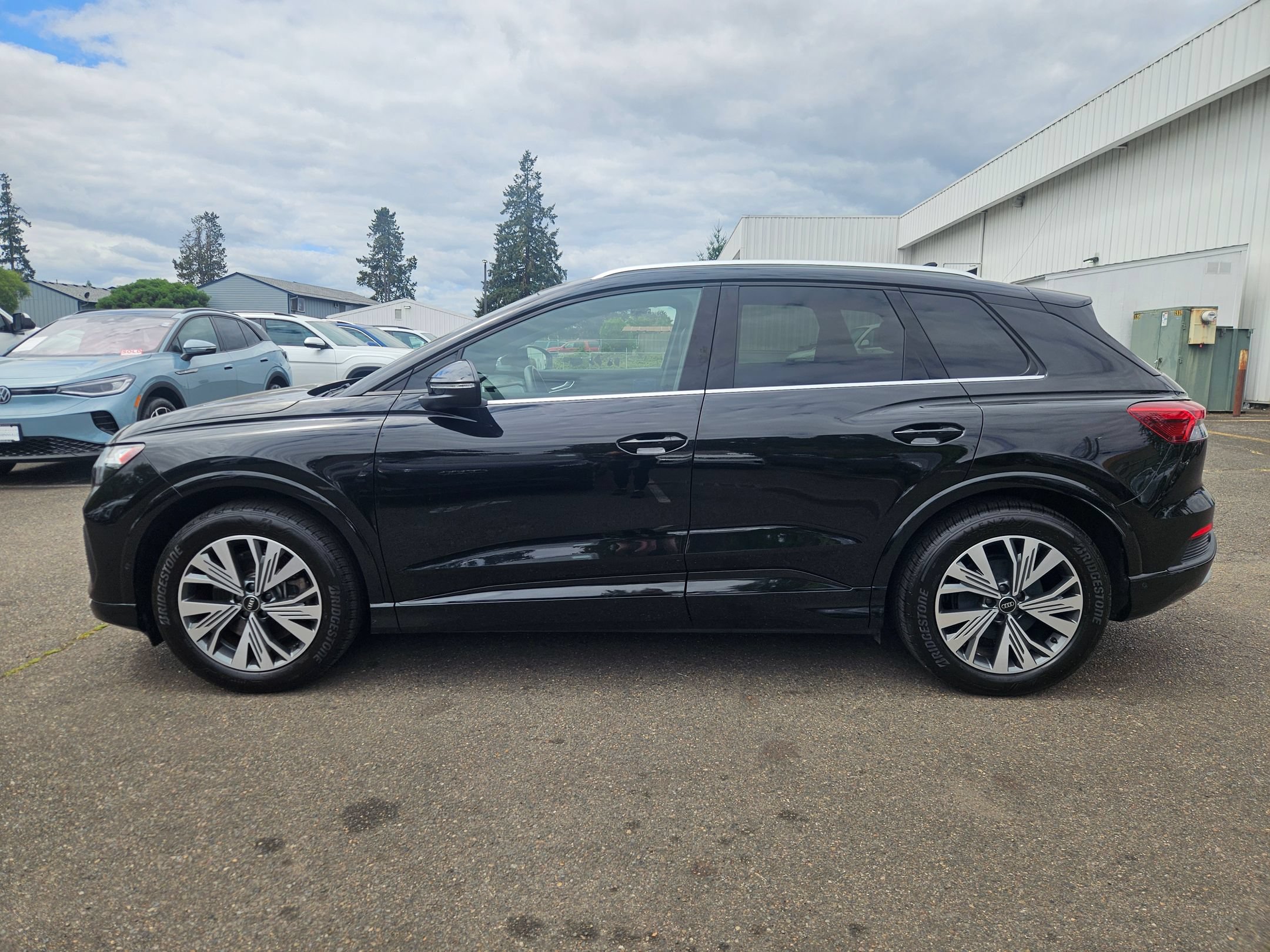Used 2023 Audi Q4 e-tron Premium Plus w/ Premium Plus RWD image 2