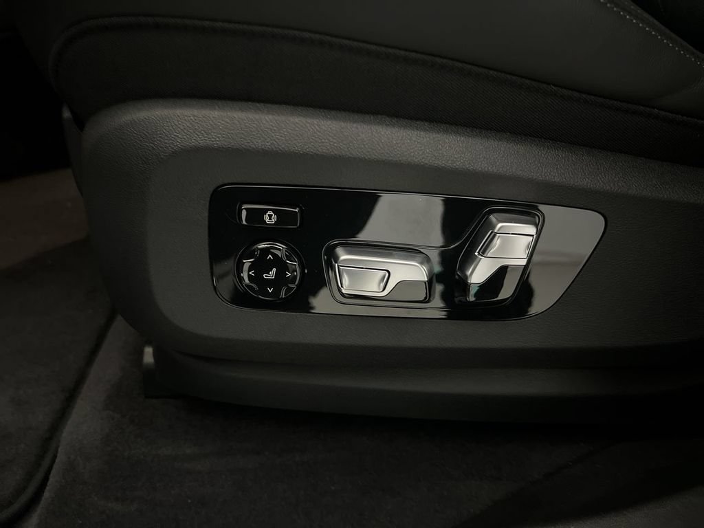 New 2023 BMW XM AWD/4WD image 14