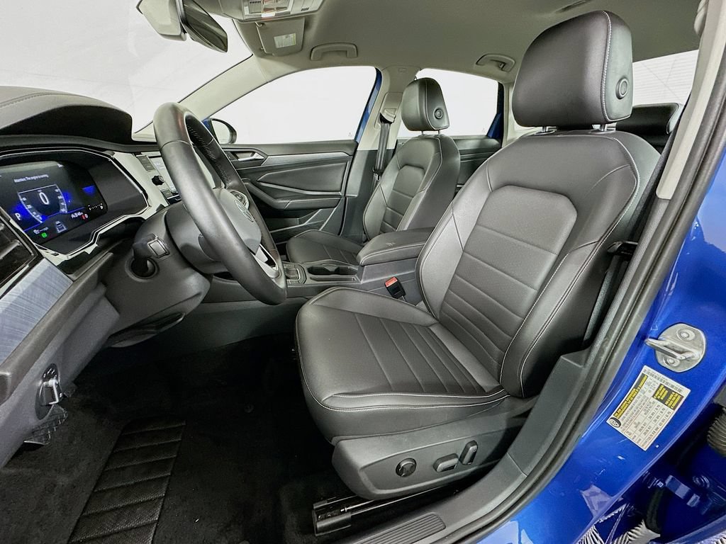 Used 2023 Volkswagen Jetta SE FWD image 20