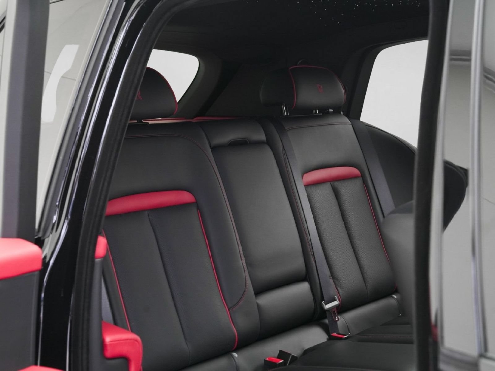 Certified 2025 Rolls-Royce Cullinan AWD/4WD image 38