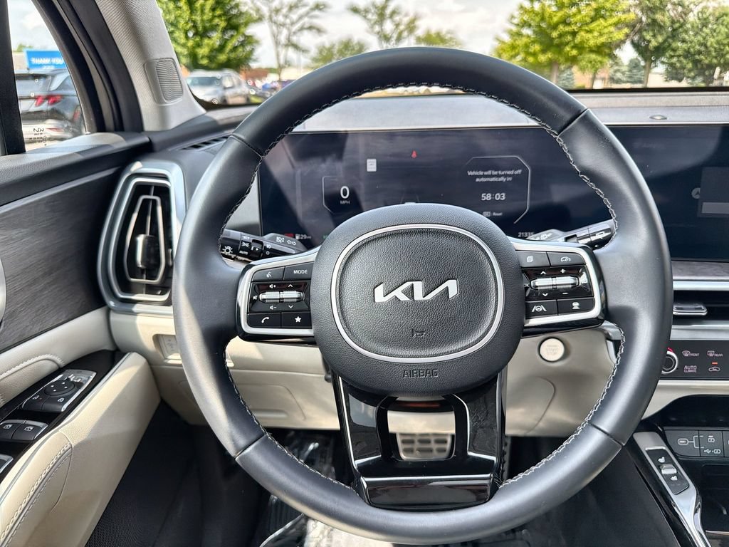 Used 2024 Kia Sorento SX AWD/4WD image 11