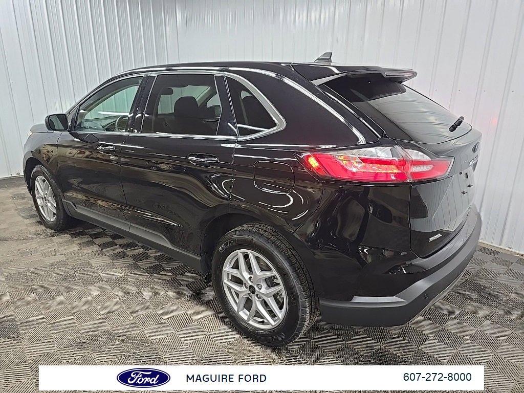 Used 2024 Ford Edge SEL w/ Convenience Package image 9