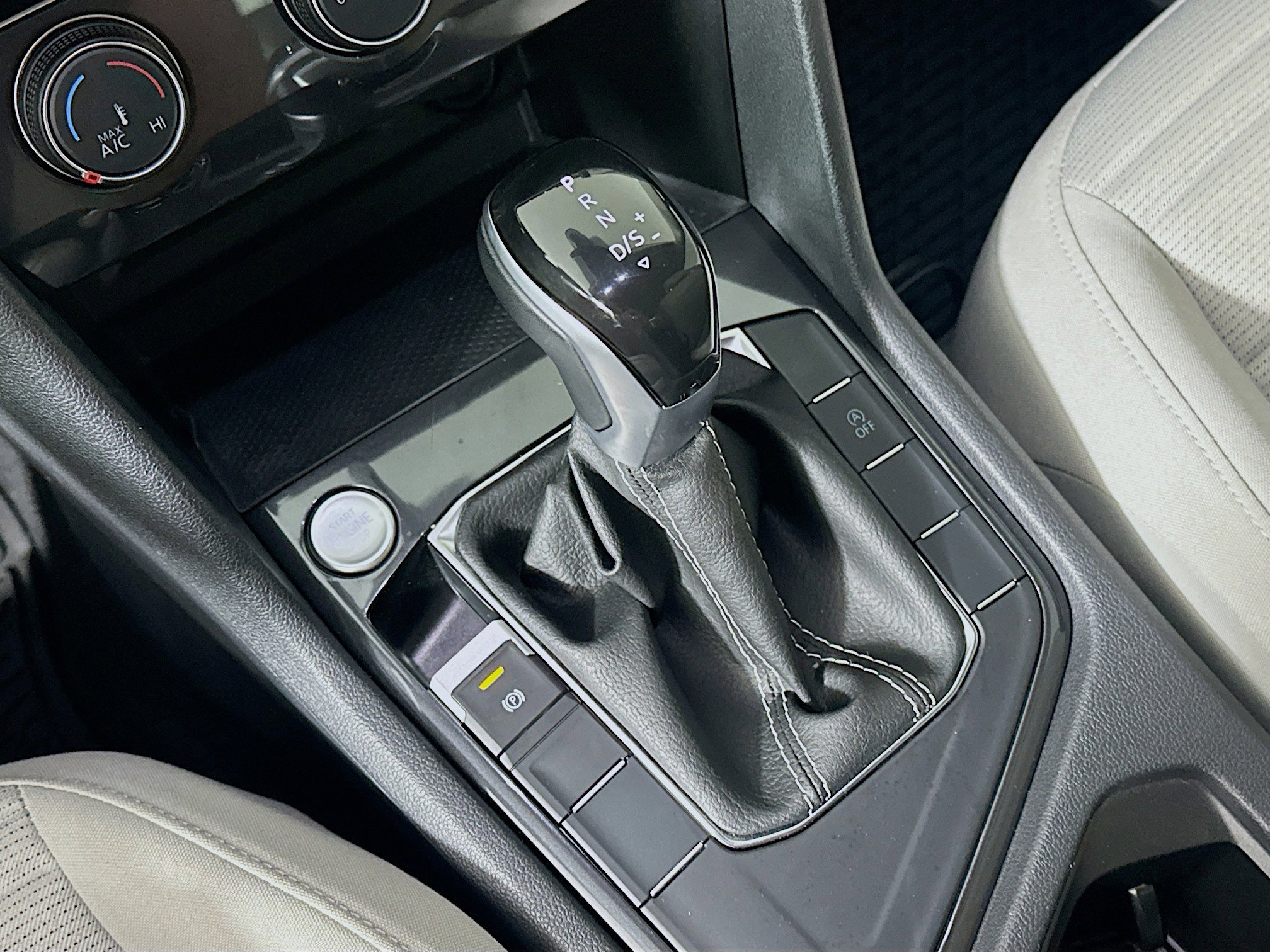 Used 2024 Volkswagen Tiguan S image 23