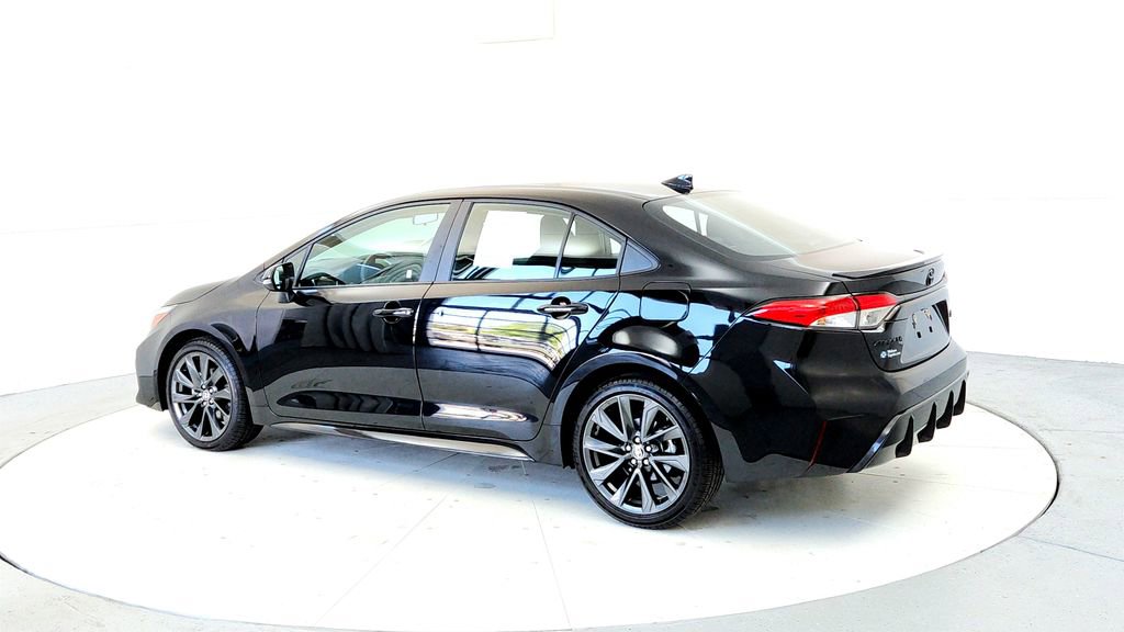 Certified 2024 Toyota Corolla SE FWD image 4