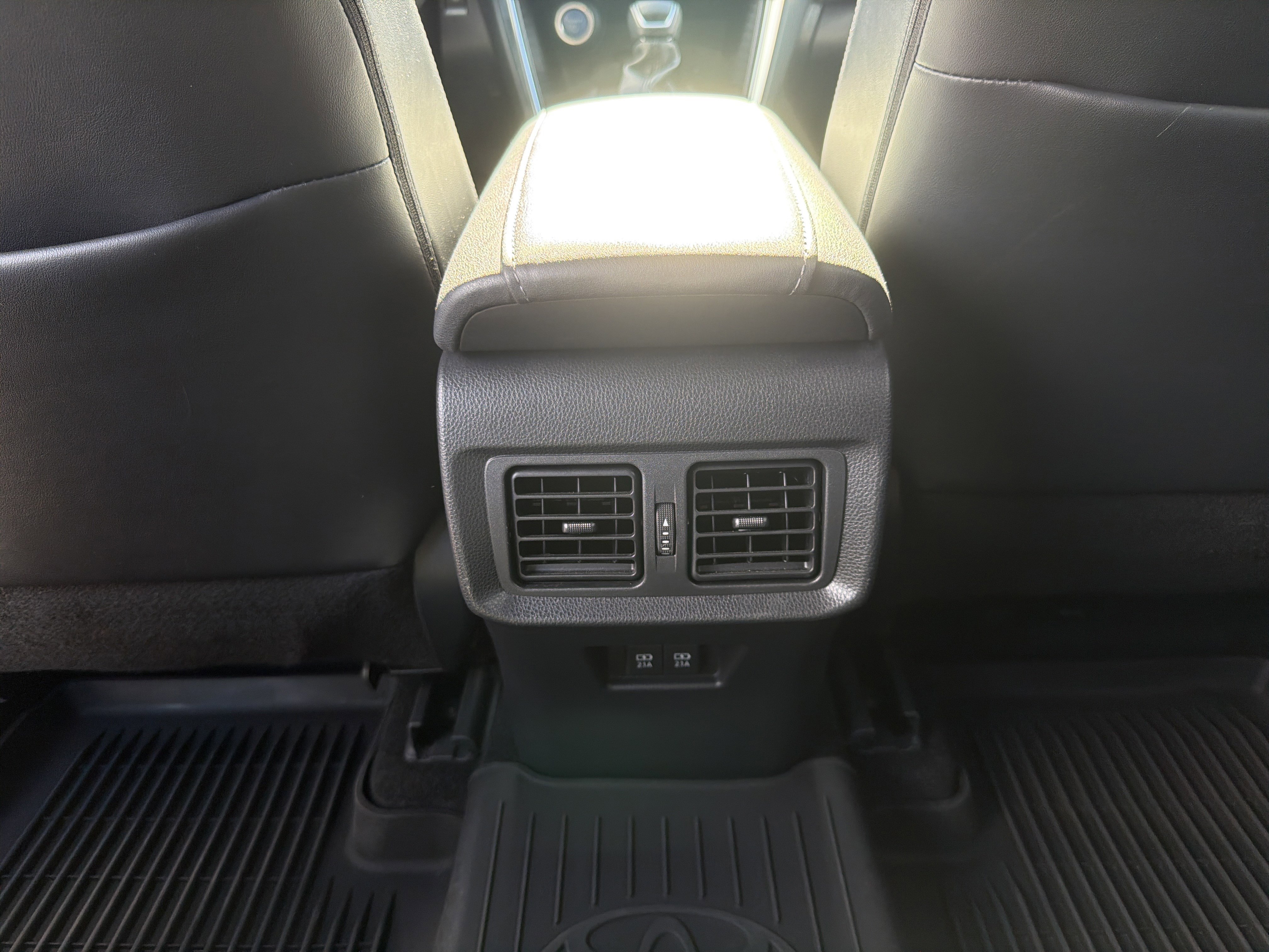 Certified 2021 Toyota Venza XLE w/ Softex Package image 36