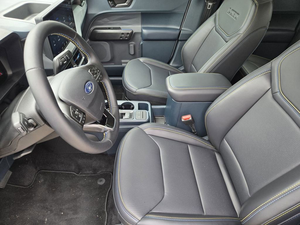 Used 2025 Ford Maverick Lobo AWD/4WD image 18