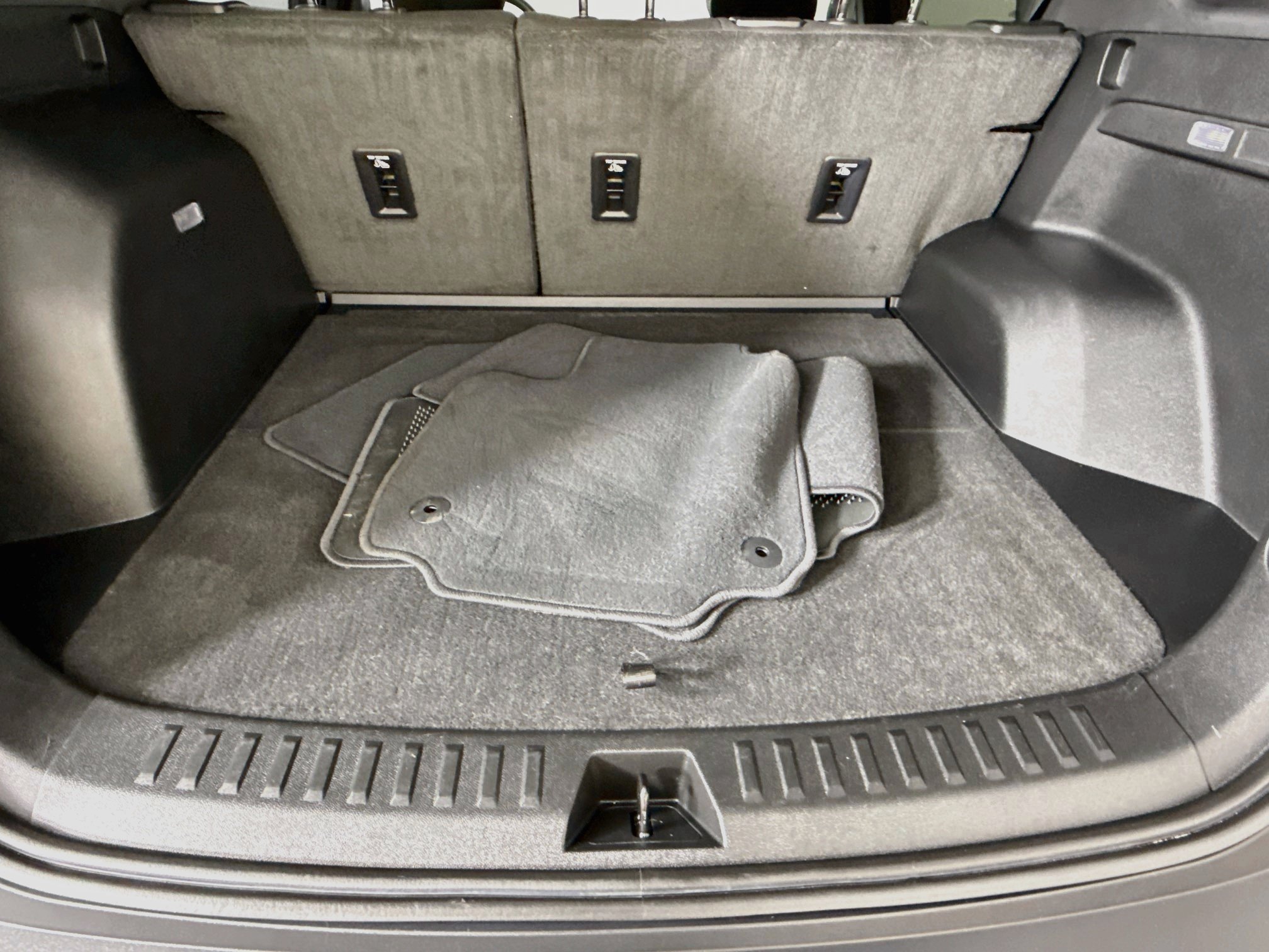 Used 2025 Chevrolet Equinox LT w/ Safety and Technology Package FWD image 28
