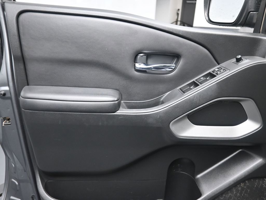 Used 2023 Nissan Frontier SV w/ Technology Package image 19