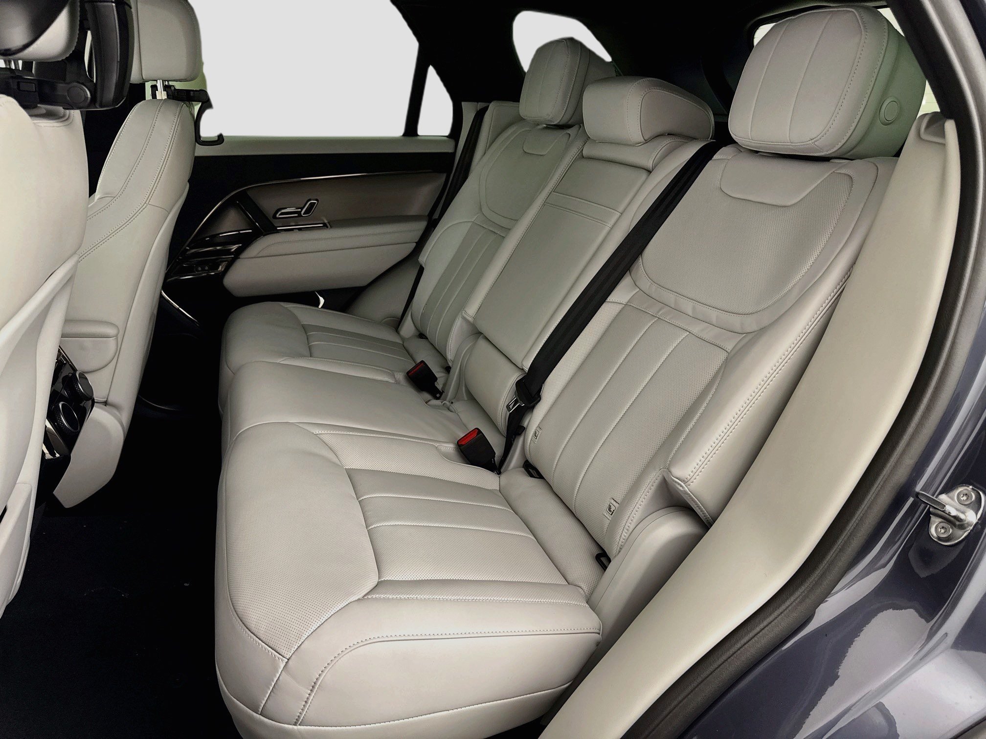 Used 2026 Land Rover Range Rover Sport SE AWD/4WD image 24