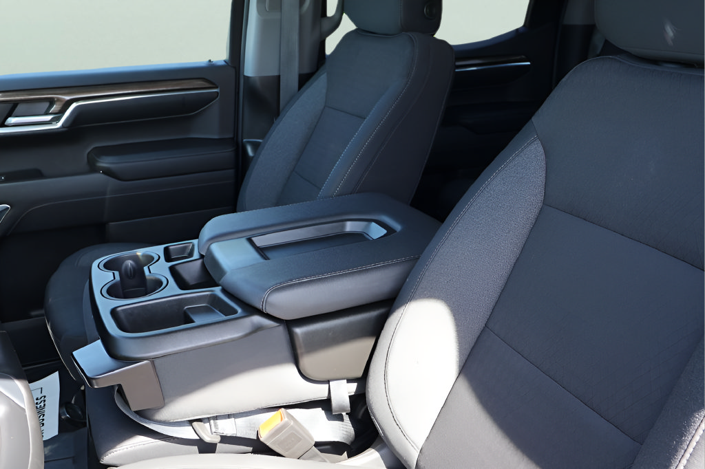 Used 2024 Chevrolet Silverado 1500 LT AWD/4WD image 17