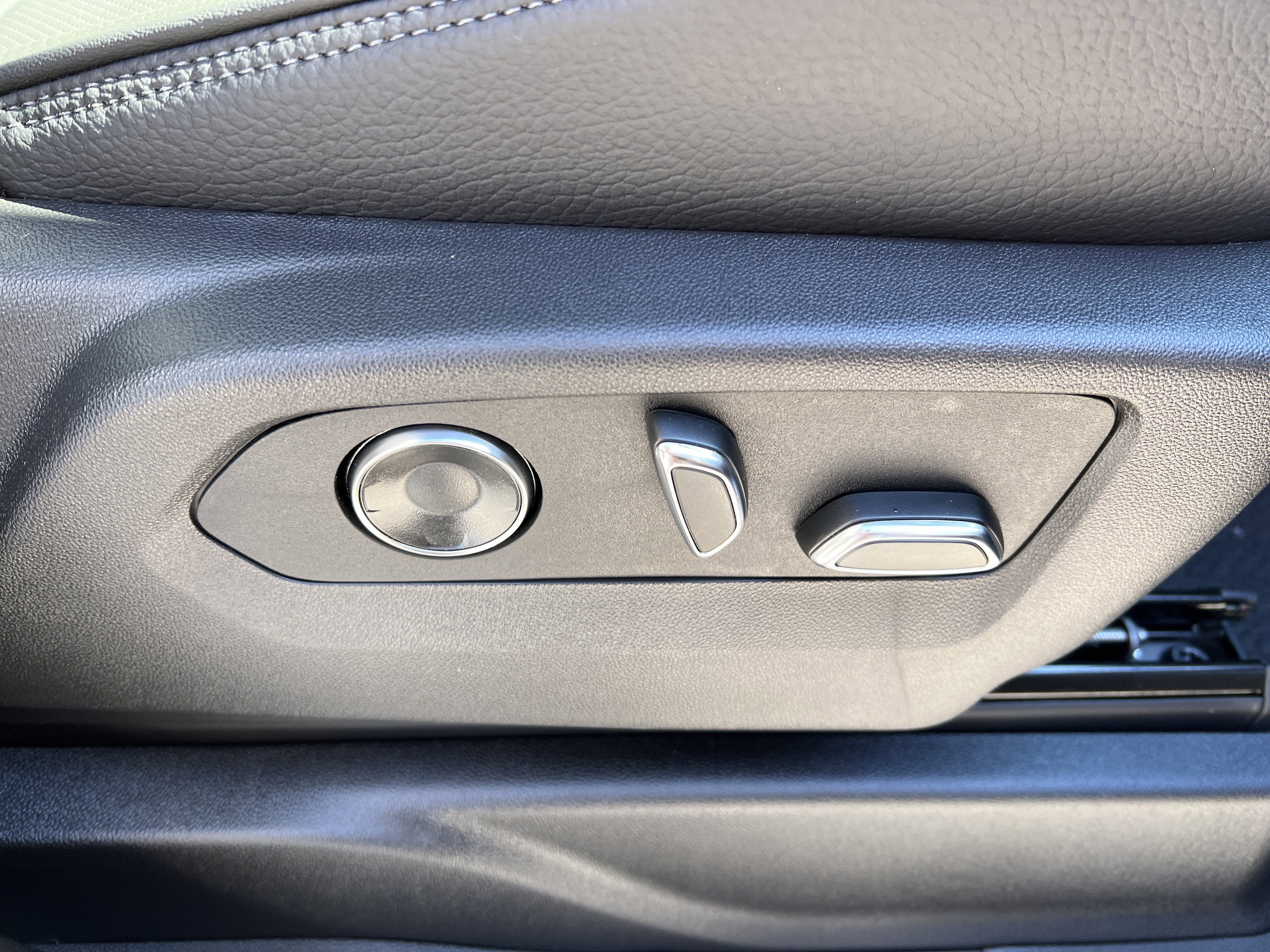 New 2026 GMC Yukon Denali image 18