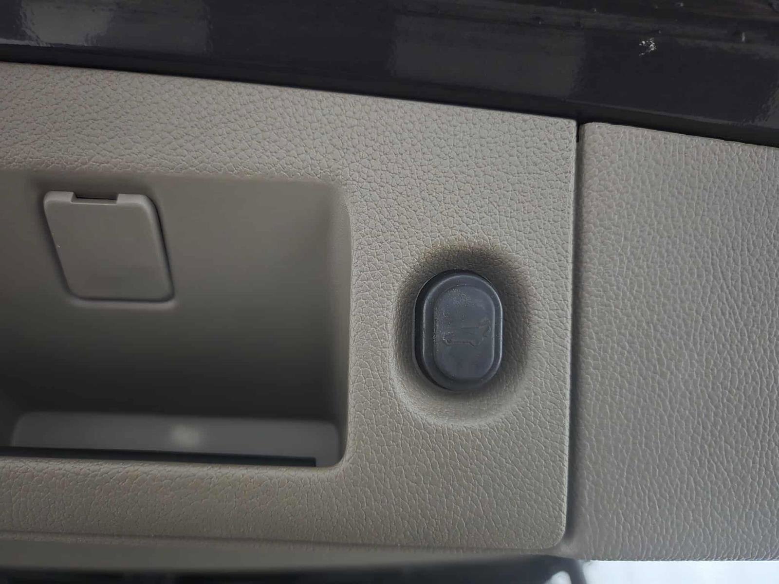 Used 2018 Chevrolet Tahoe LT image 49