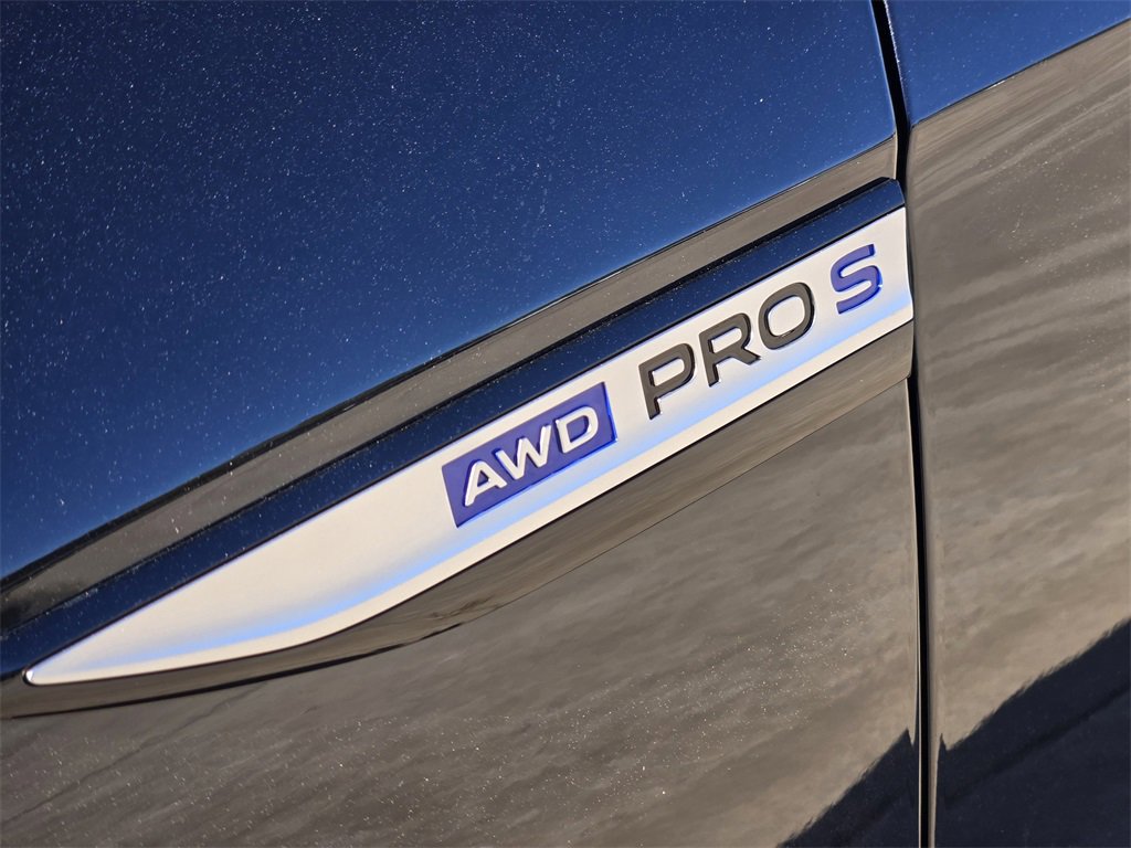 New 2025 Volkswagen ID.4 Pro S Plus image 8