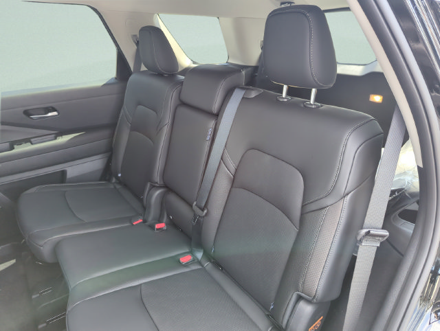 New 2026 Nissan Pathfinder SL FWD image 26
