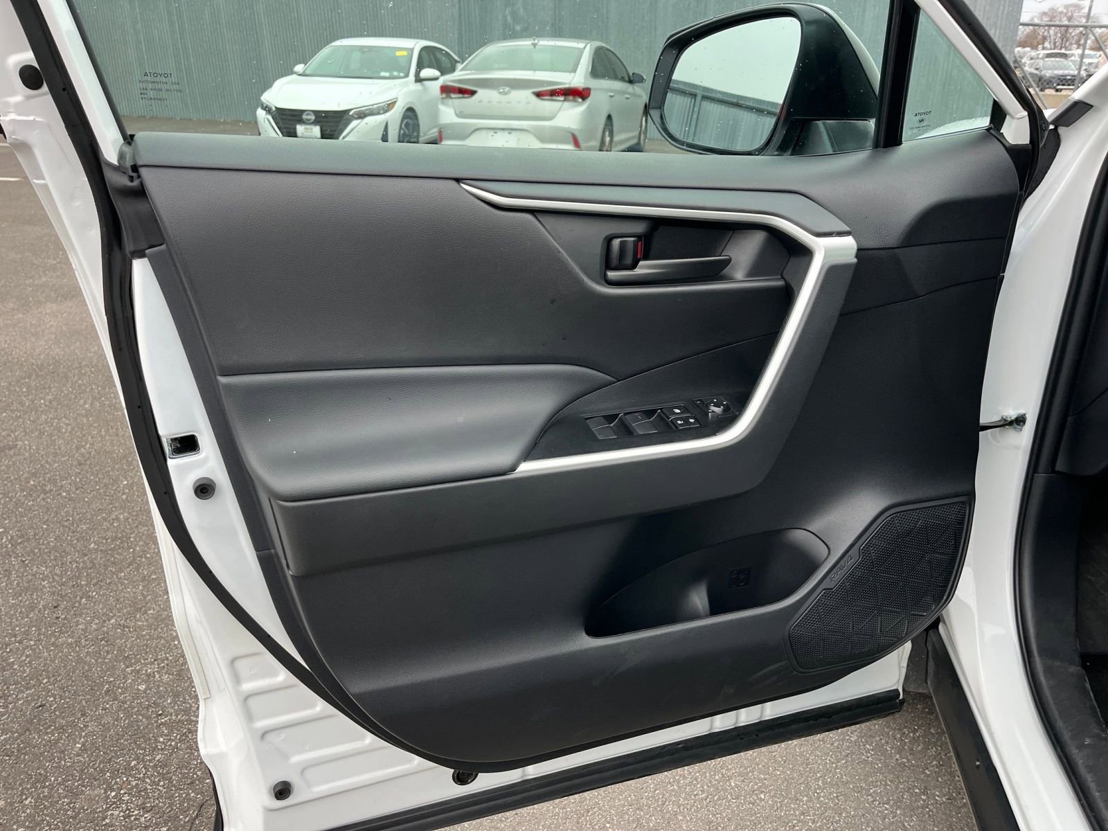 Used 2025 Toyota RAV4 LE image 20