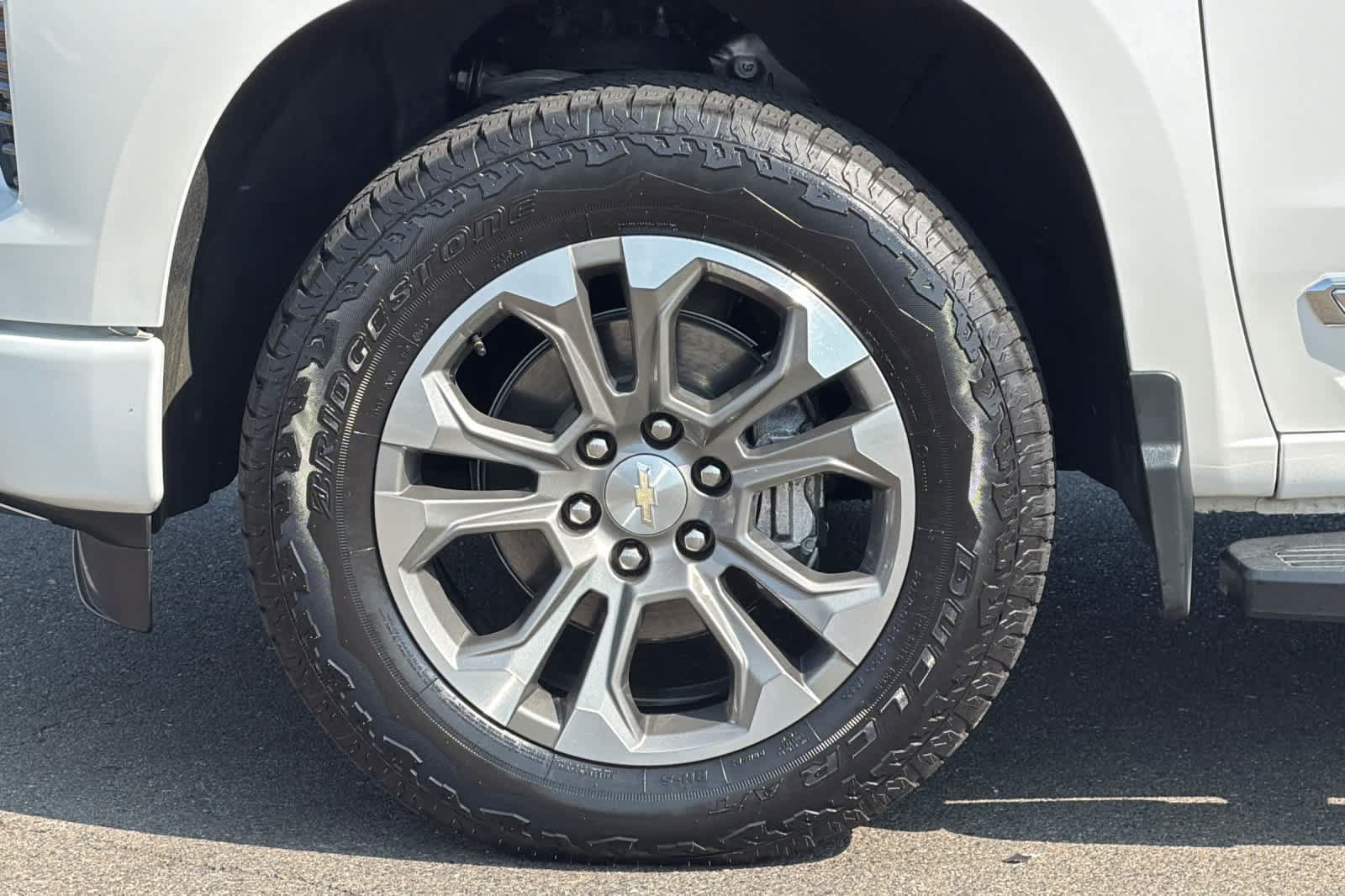 Used 2023 Chevrolet Silverado 1500 High Country w/ Max Trailering Package AWD/4WD image 31