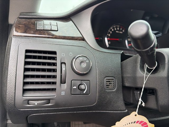 Used 2011 Cadillac DTS Luxury image 19