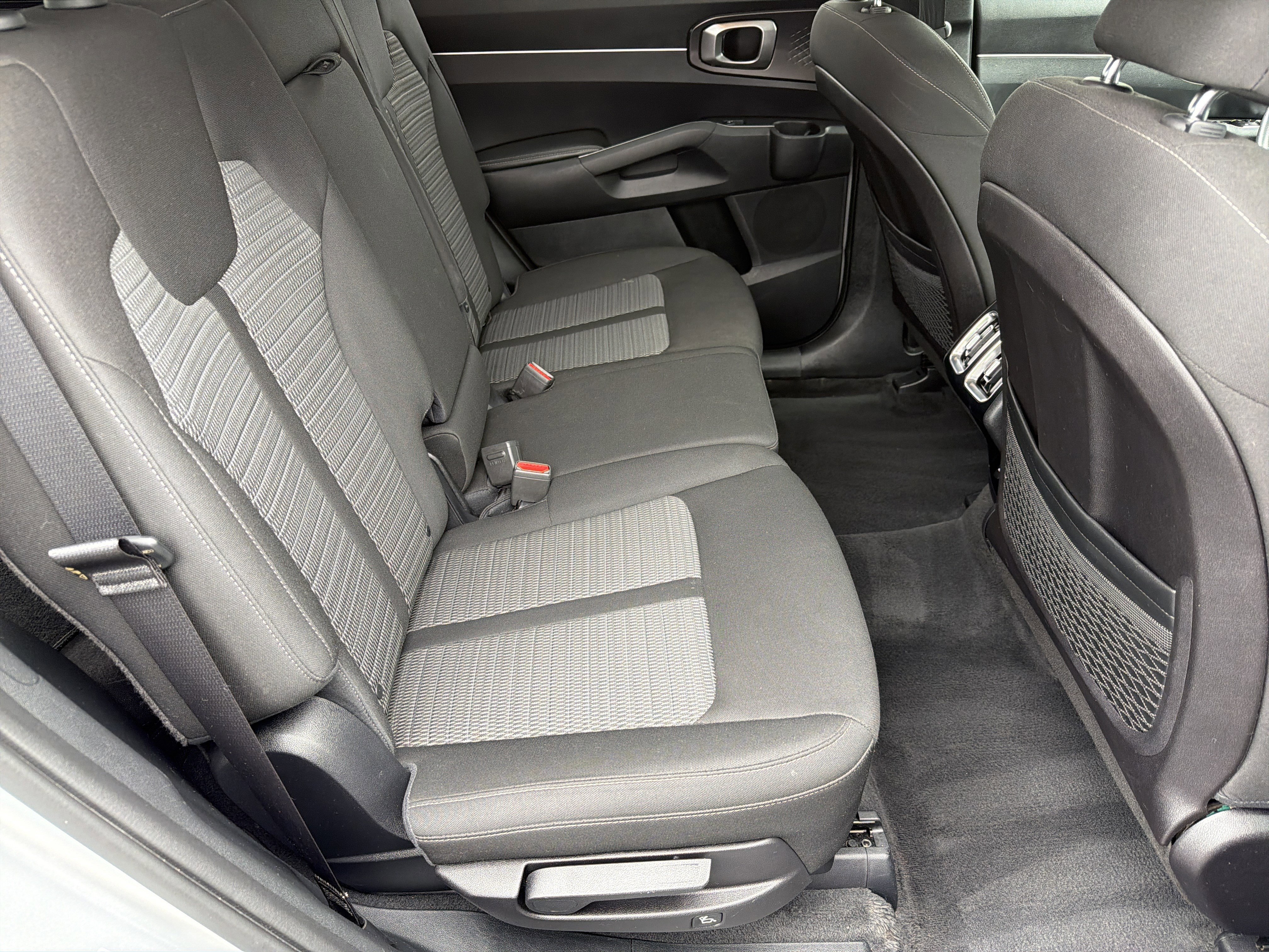 Used 2022 Kia Sorento LX AWD/4WD image 13