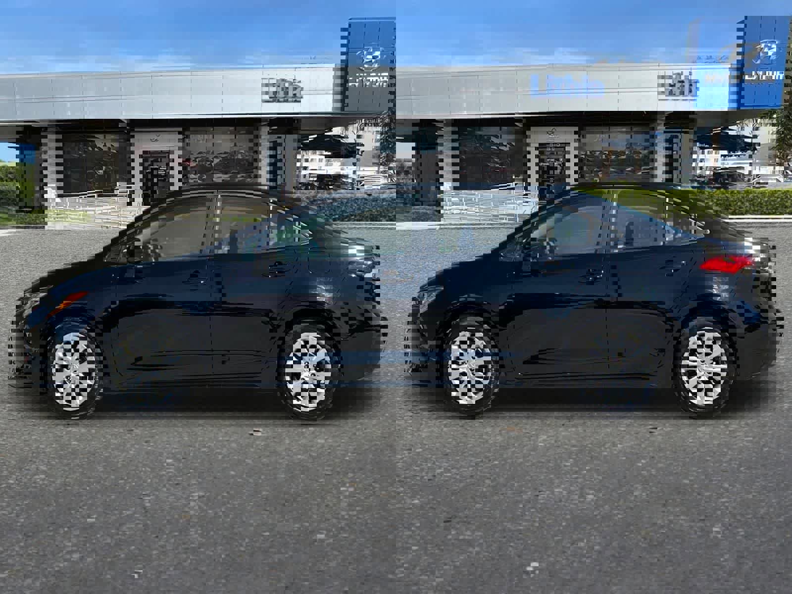 Used 2026 Toyota Corolla LE image 6