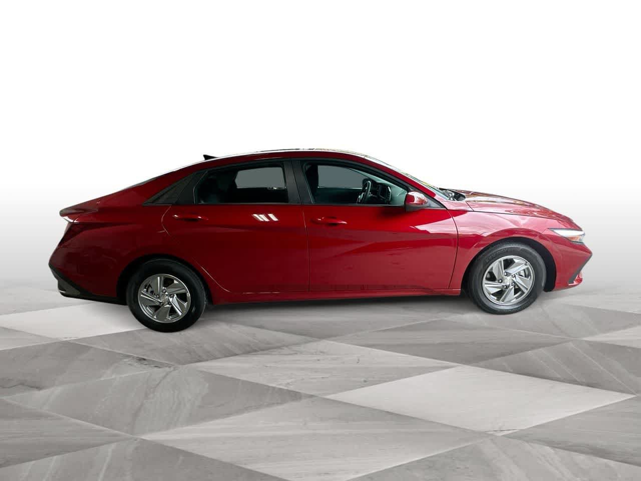 Used 2026 Hyundai Elantra SE FWD image 9
