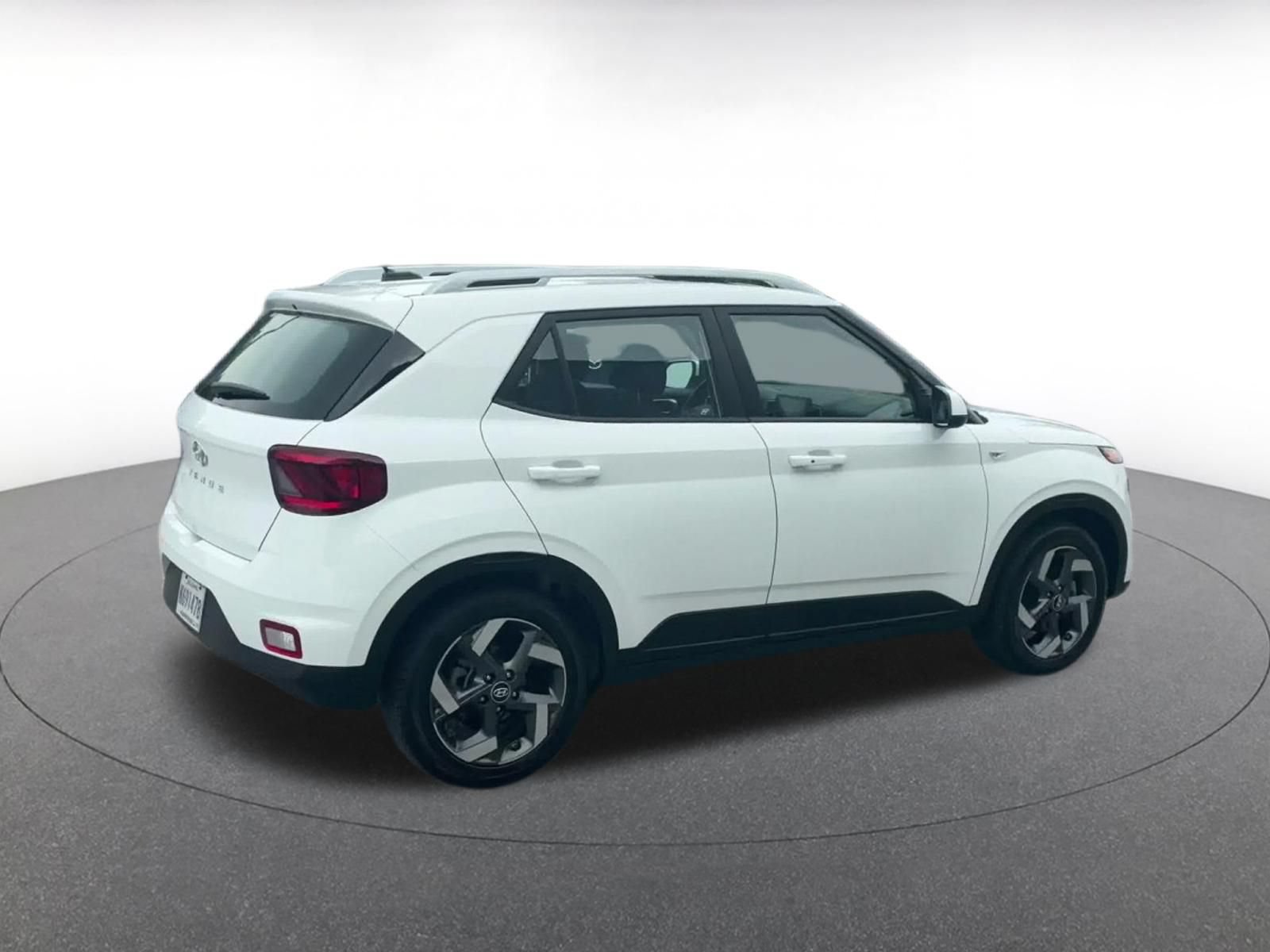 Used 2026 Hyundai Venue SEL FWD image 15