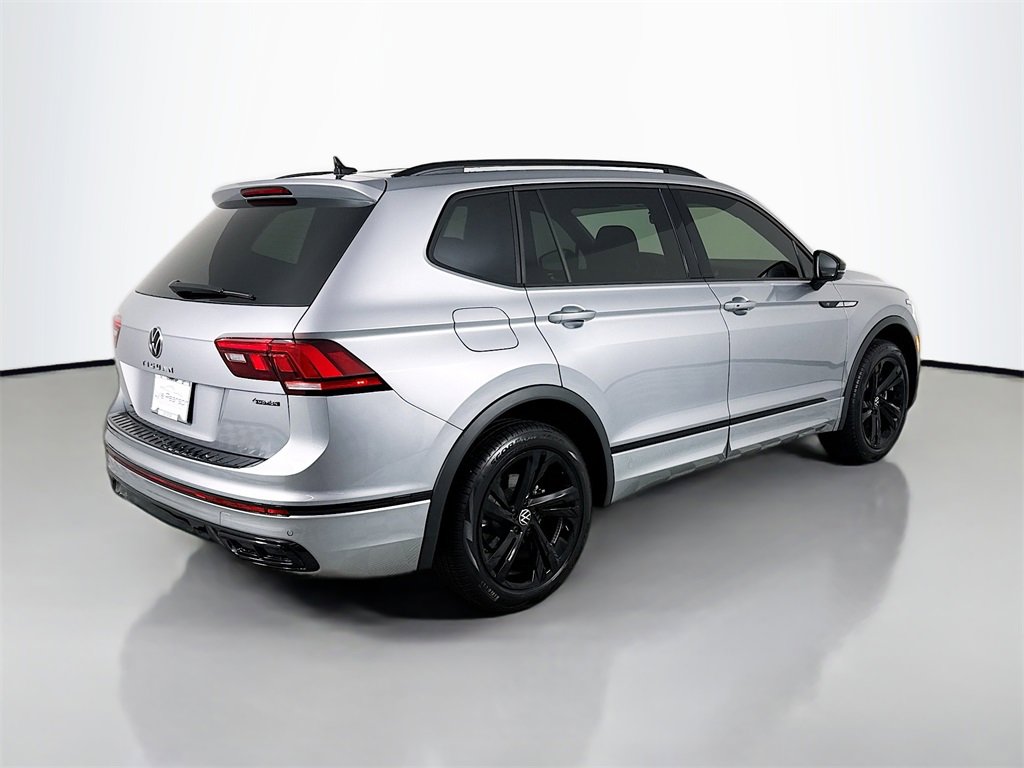 Used 2024 Volkswagen Tiguan SE R-Line image 9