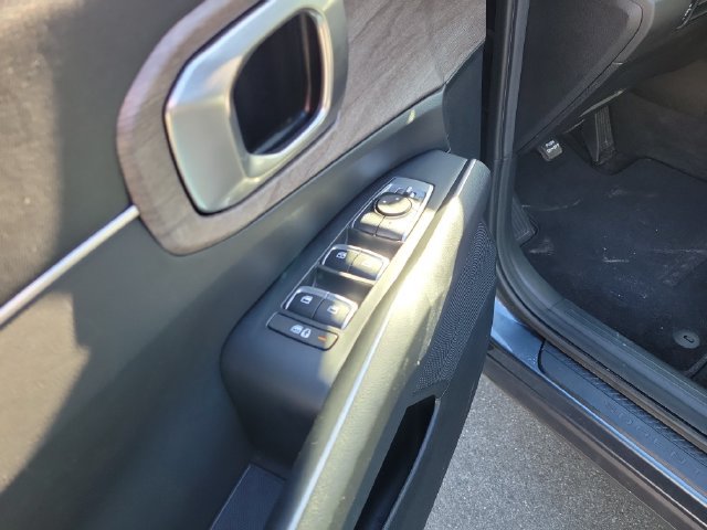 Used 2022 Kia Sorento S w/ Panoramic Sunroof Package AWD/4WD image 16