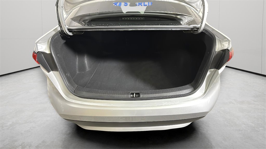 Used 2022 Toyota Corolla LE image 27