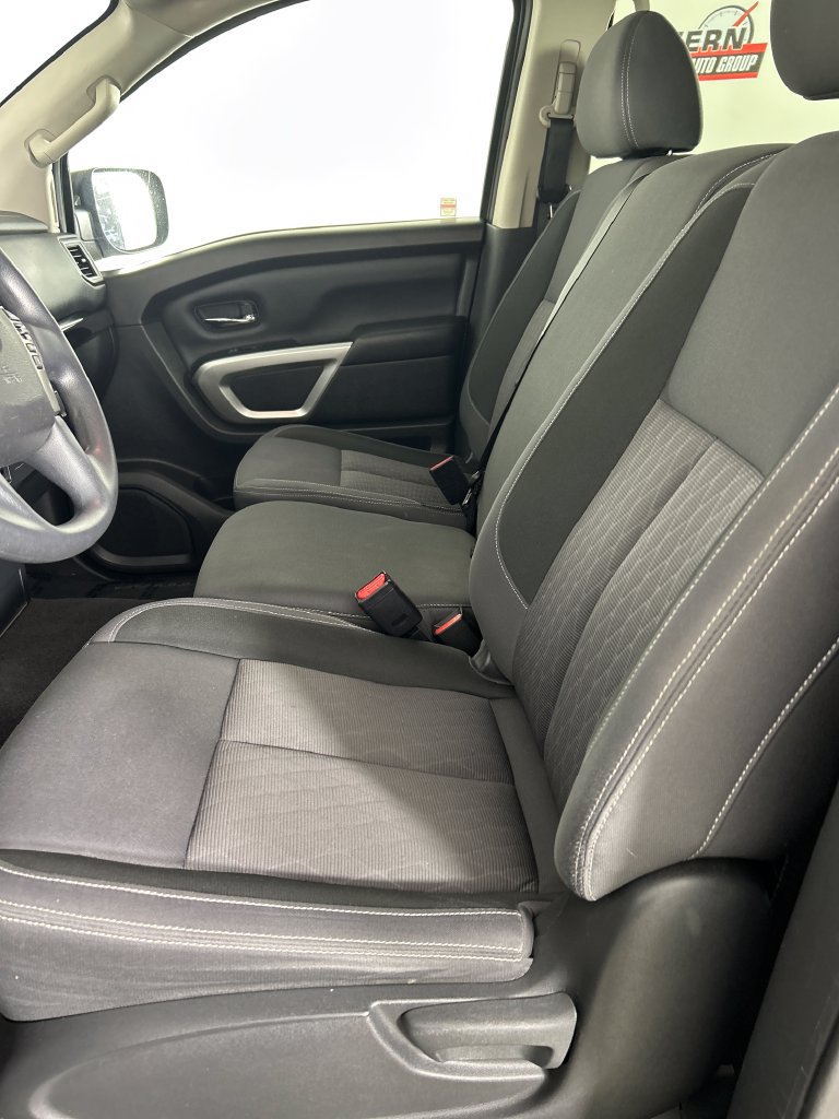 Used 2023 Nissan Titan SV AWD/4WD image 13